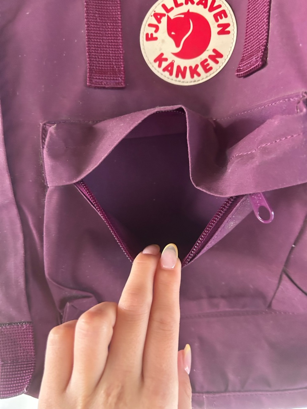 Fjallraven Kånken Backpack Raspberry - Picture 7 of 8